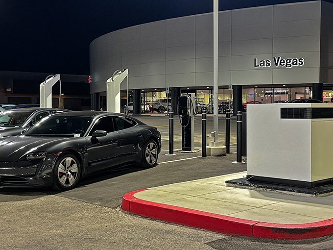 CBX_referenzen_680x680px_rgb_72dpi_Porsche_LasVegas01.jpg